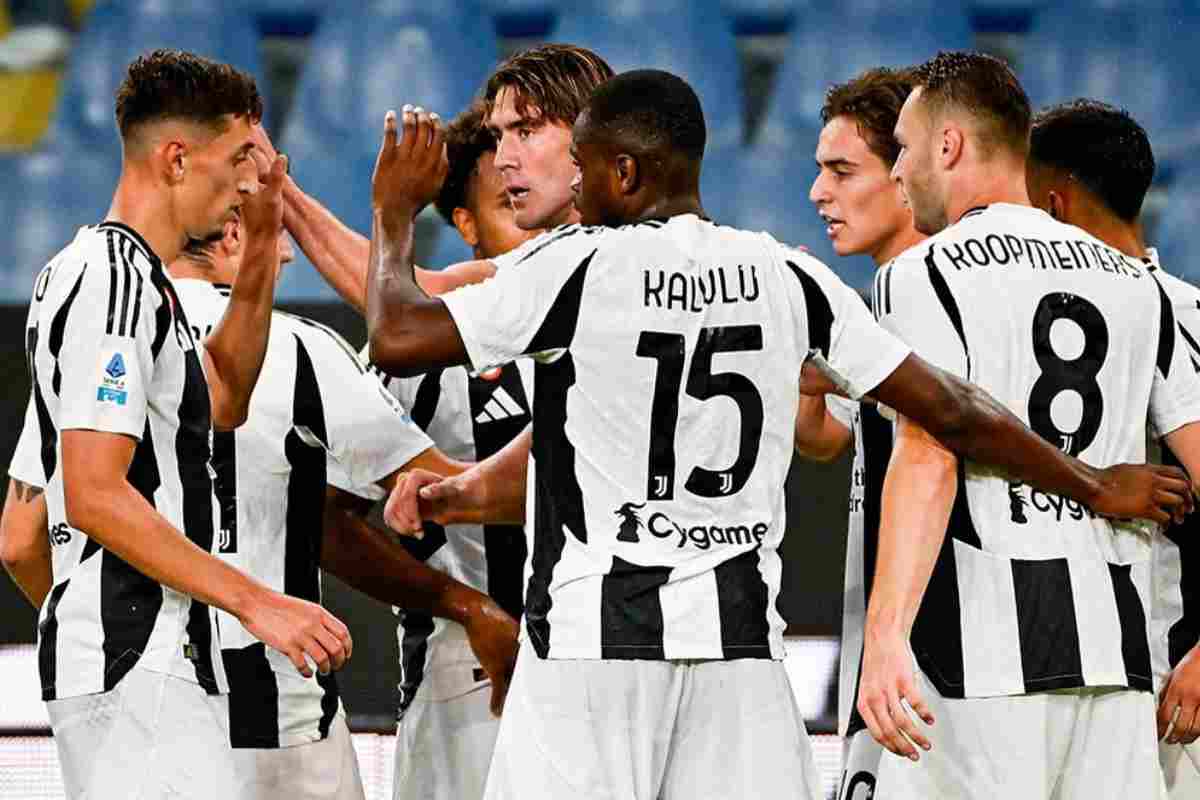 Giocatori della Juve esultano dopo un gol