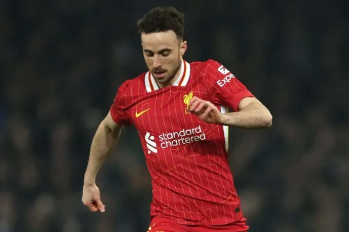 Diogo Jota in campo con il Liverpool